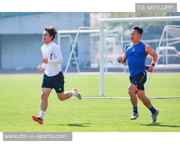 科学训练足球技巧与体能提升的全面指南 科学训练足球技巧与体能提升的全面指南